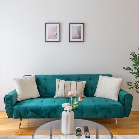 Stylish & Cozy City Center Apartment By Prestige Homes Budapest Eksteriør billede