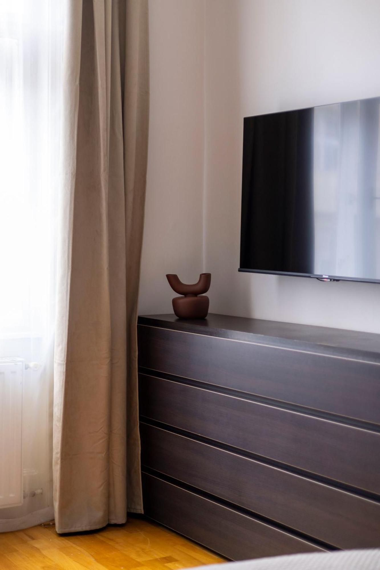 Stylish & Cozy City Center Apartment By Prestige Homes Budapest Eksteriør billede