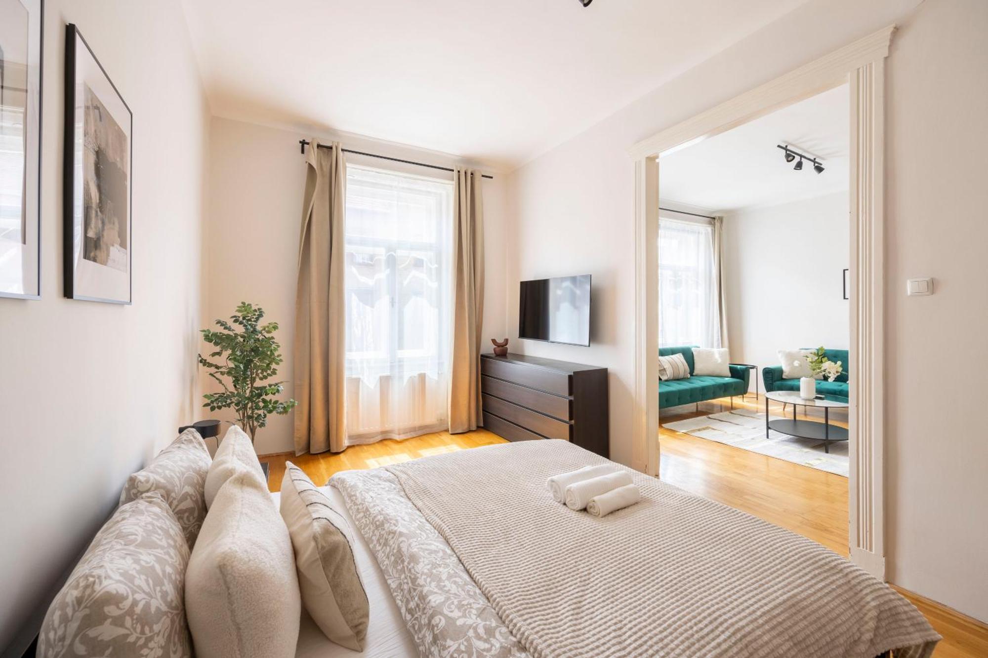 Stylish & Cozy City Center Apartment By Prestige Homes Budapest Eksteriør billede