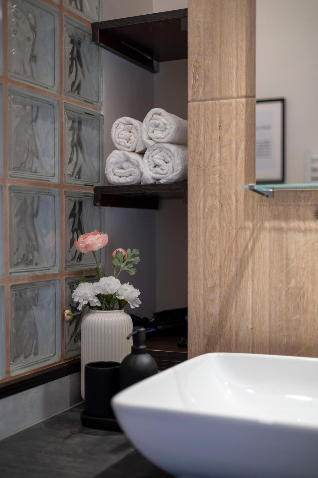 Stylish & Cozy City Center Apartment By Prestige Homes Budapest Eksteriør billede